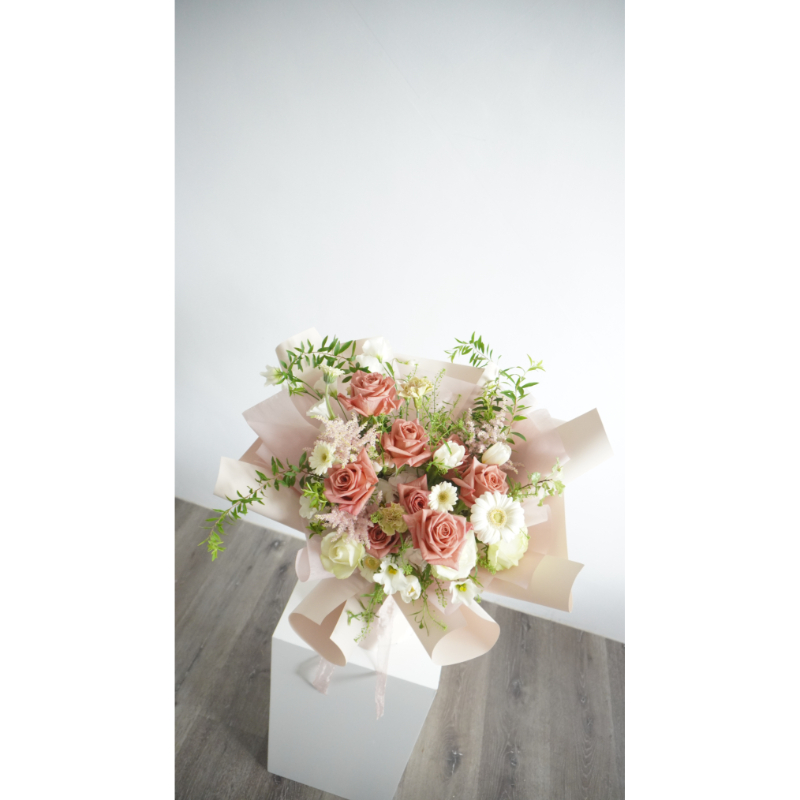 煙燻玫瑰盛放花束