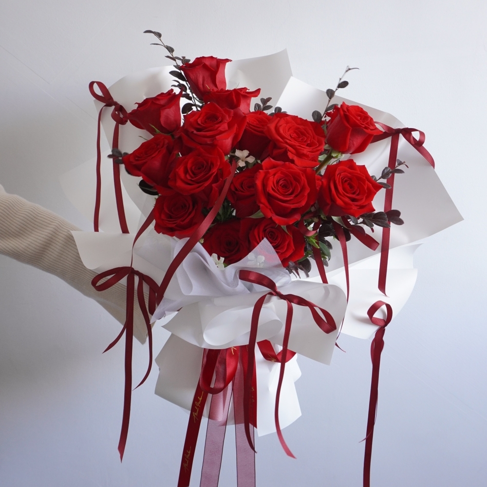 進口紅玫瑰鮮花蝴蝶結花束