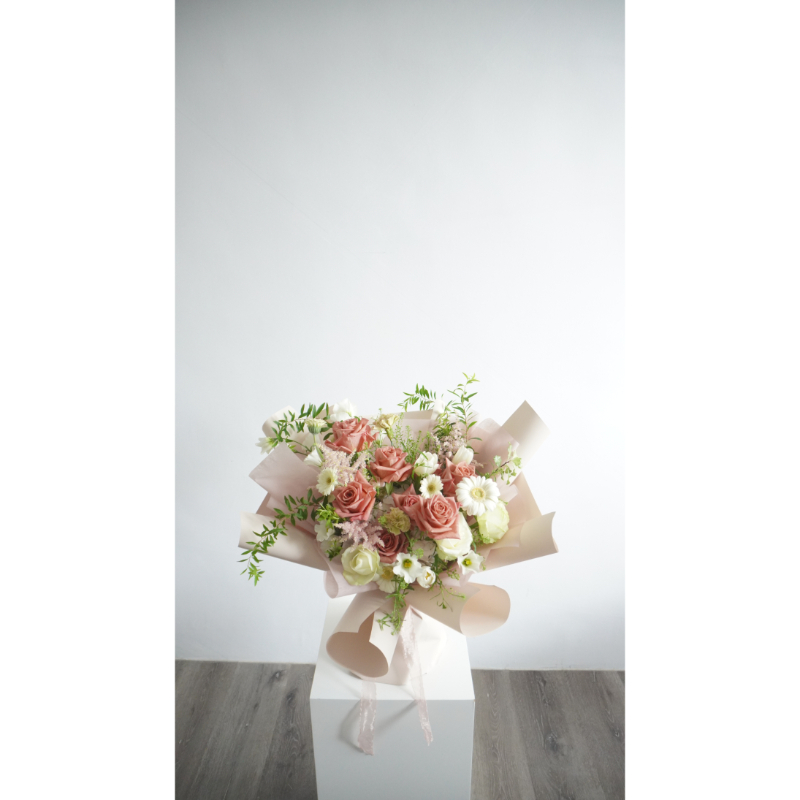 煙燻玫瑰盛放花束