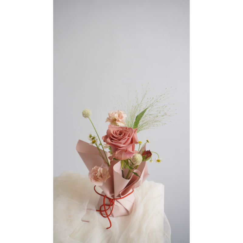 煙燻玫瑰小花叢