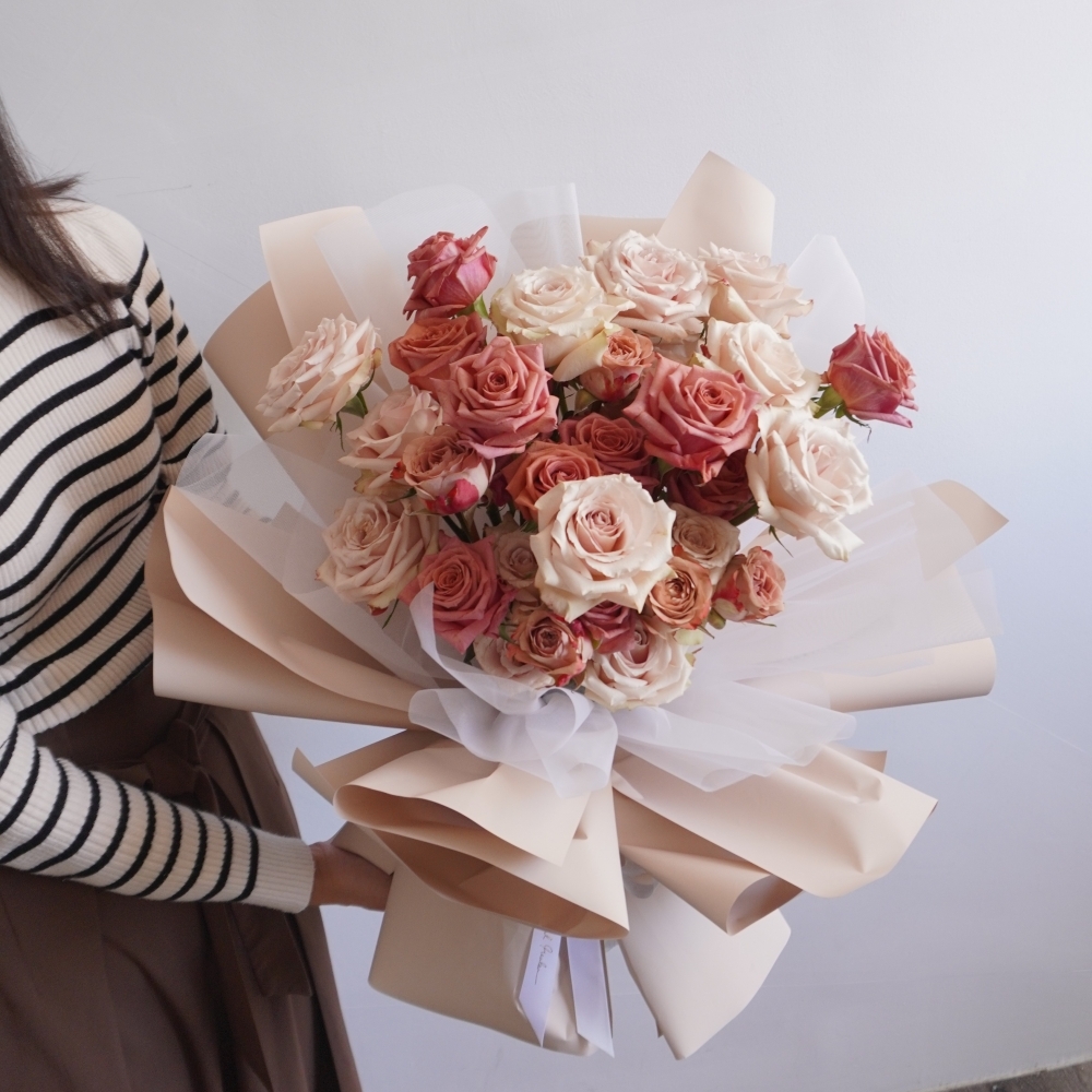 三色進口玫瑰鮮花花束