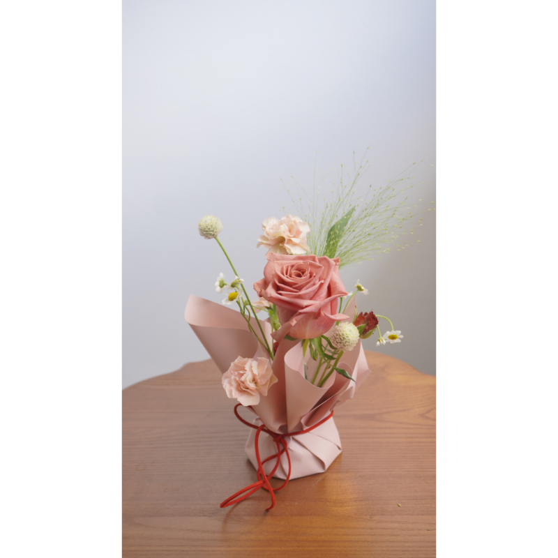 煙燻玫瑰小花叢