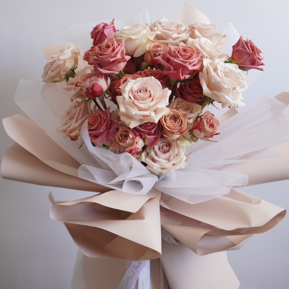 三色進口玫瑰鮮花花束