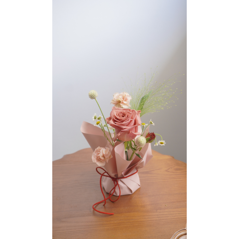 煙燻玫瑰小花叢